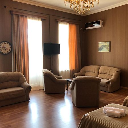 Bookinist Apartment Кутаїсі Екстер'єр фото