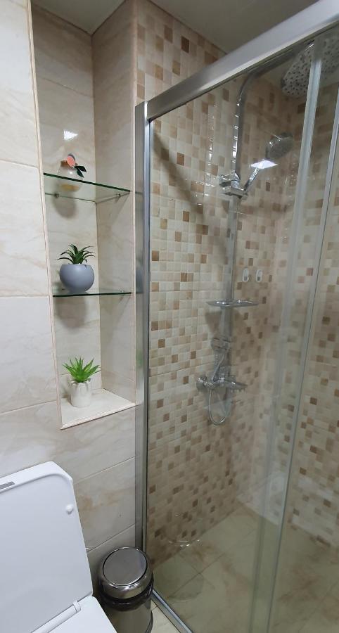 Bookinist Apartment Кутаїсі Екстер'єр фото