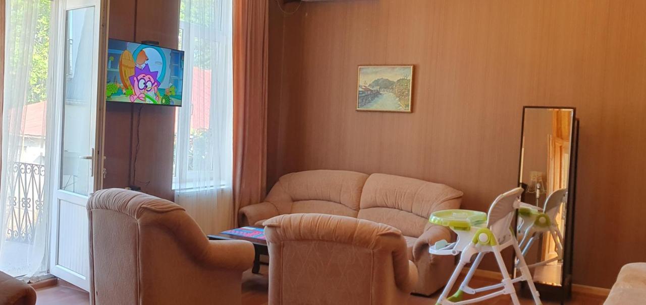 Bookinist Apartment Кутаїсі Екстер'єр фото