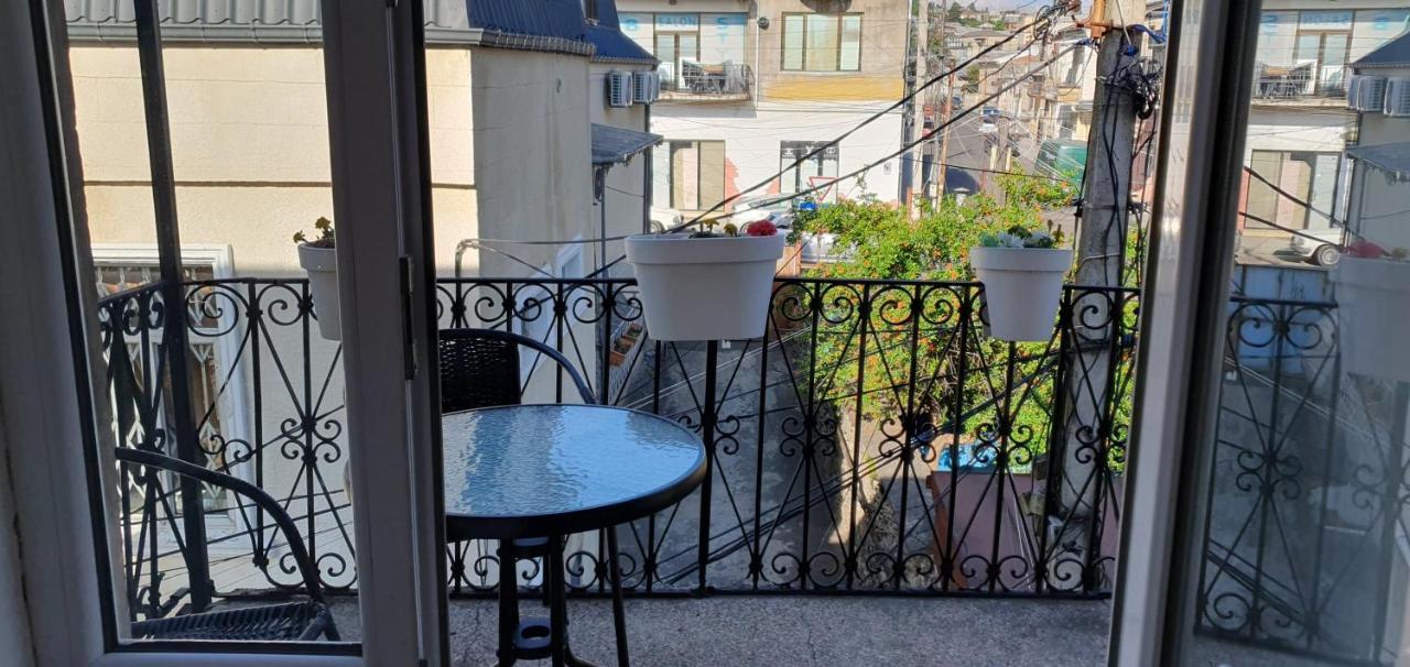 Bookinist Apartment Кутаїсі Екстер'єр фото